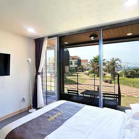 J Raum Resort Seogwipo Exterior photo