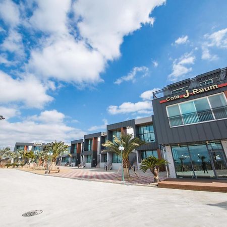 J Raum Resort Seogwipo Exterior photo