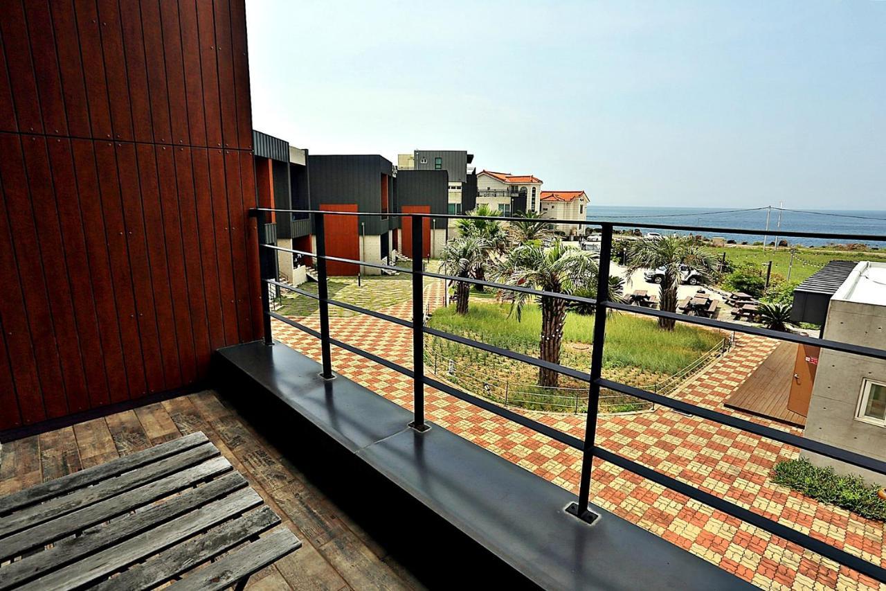 J Raum Resort Seogwipo Exterior photo