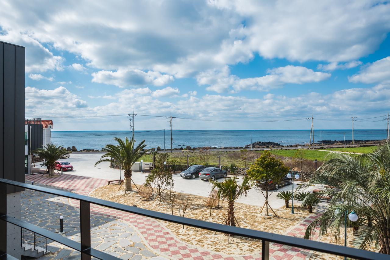 J Raum Resort Seogwipo Exterior photo