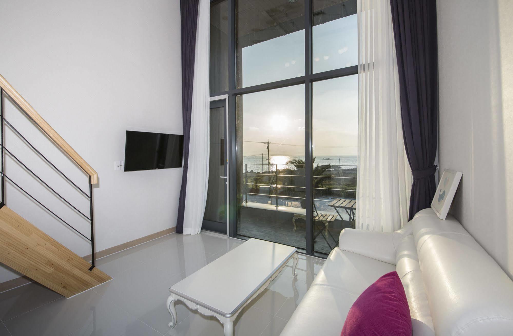 J Raum Resort Seogwipo Exterior photo