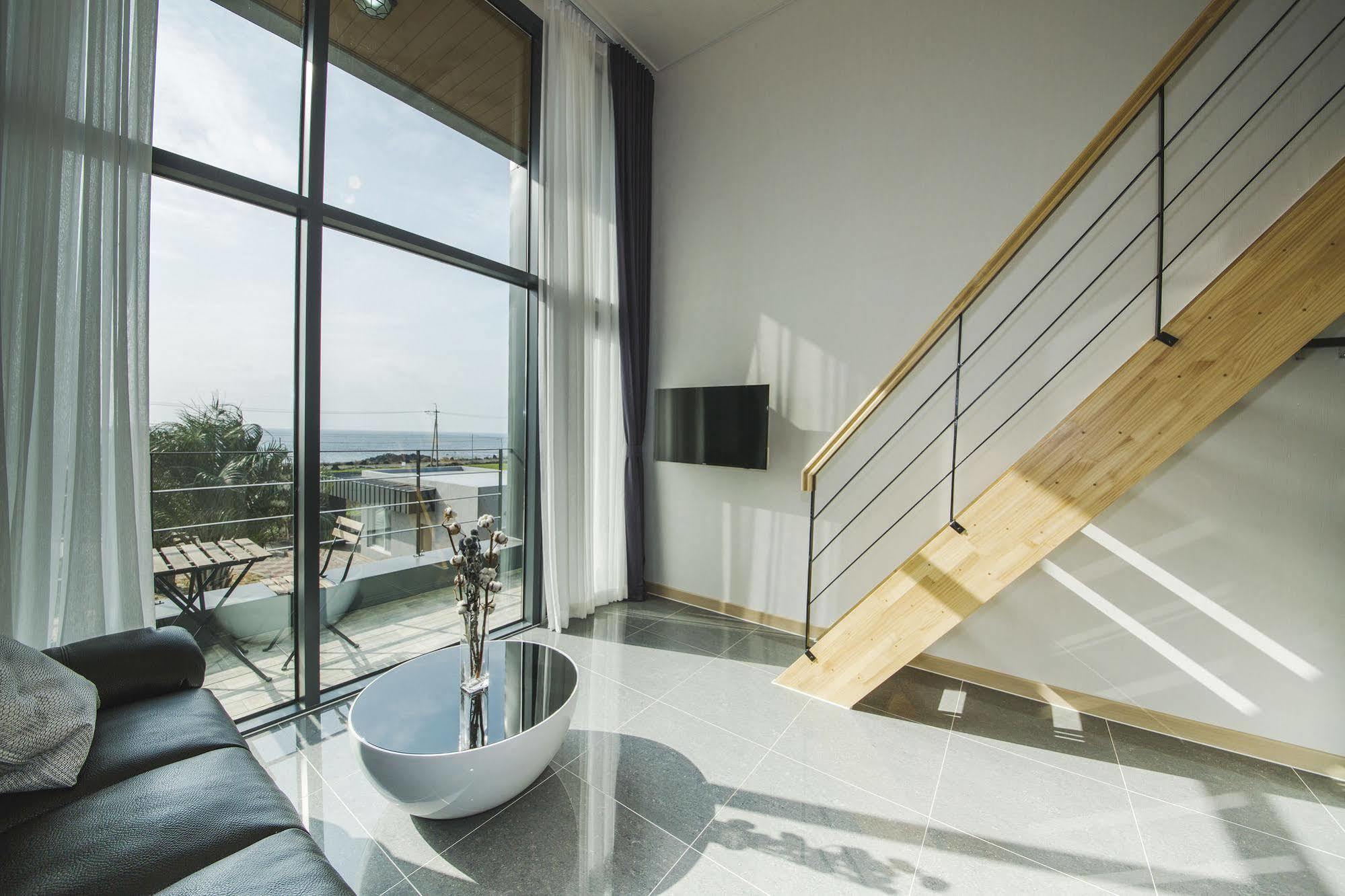 J Raum Resort Seogwipo Exterior photo